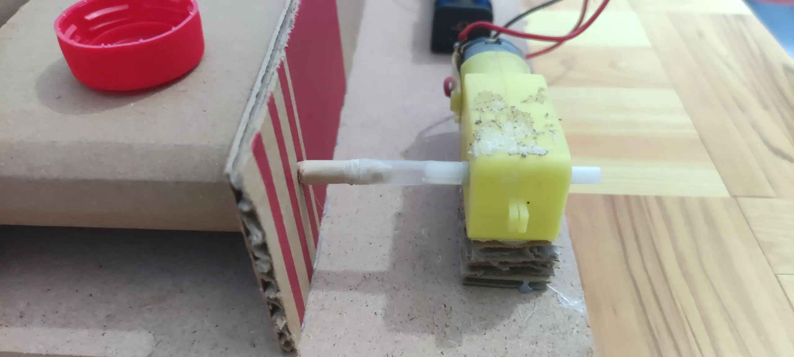 DIY Cardboard Conveyor - Motor Alignment