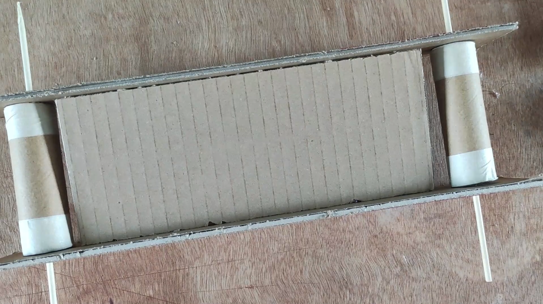 DIY - Cardboard Conveyor - Middle