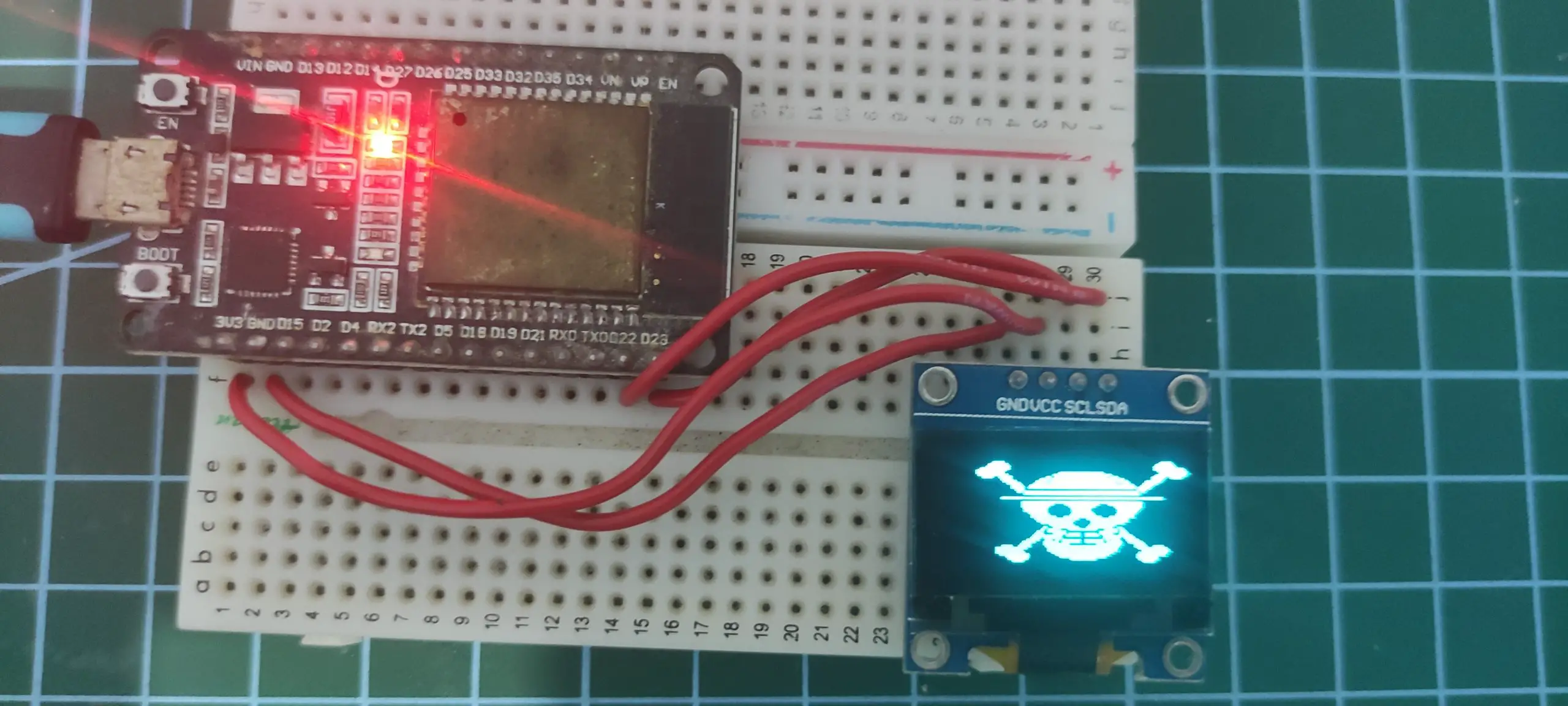 SSD1036 OLED Staw Hat Jolly Roger